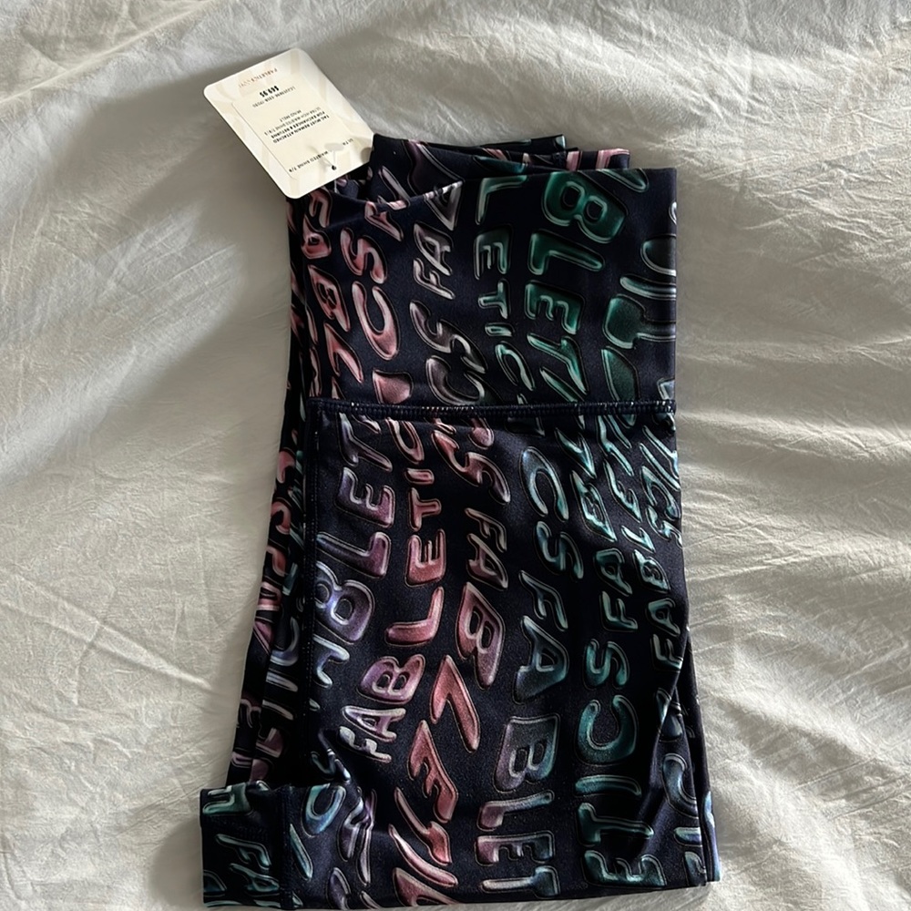 Fabletics Ultra High-Waisted Shine 7/8 Legging - Picture 6 of 6